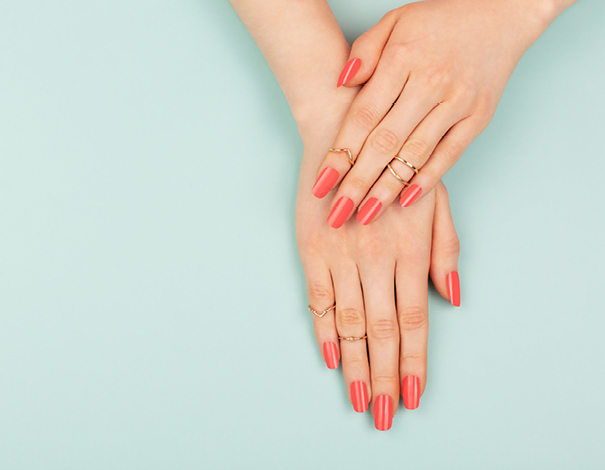 Doing nails like a pro manucure Uniprix